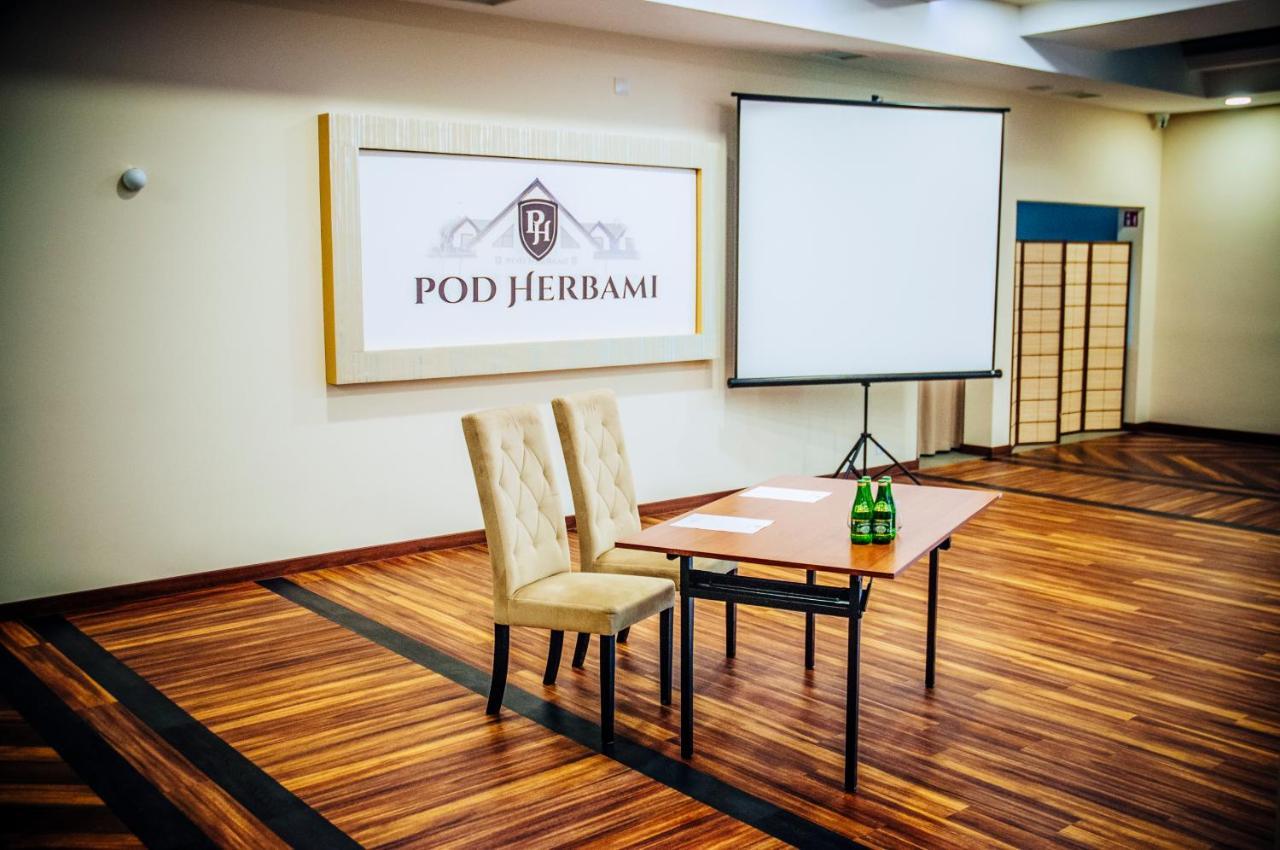 Pod Herbami Hotel *