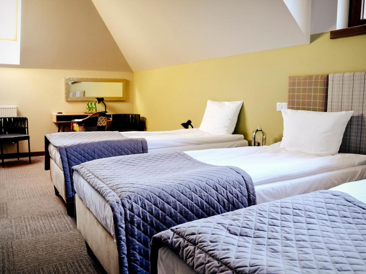 Hotel Pod Herbami *